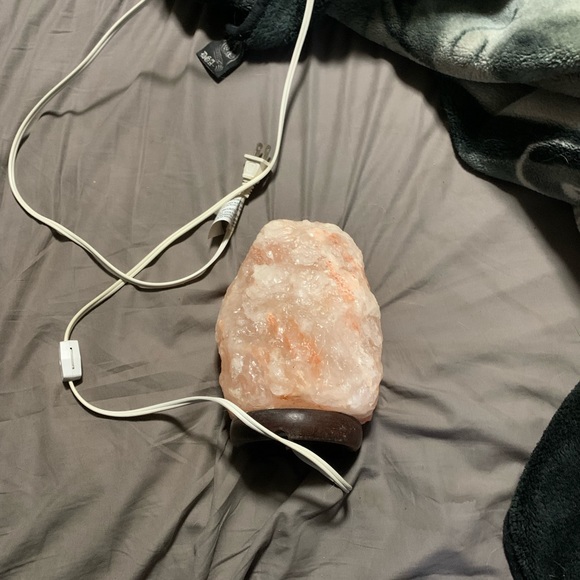 Beautiful salt rock lamp - Picture 2 of 4